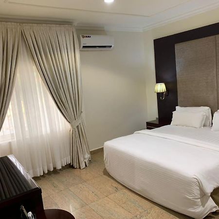 Ofas Chelsea Hotel Abuja Extérieur photo