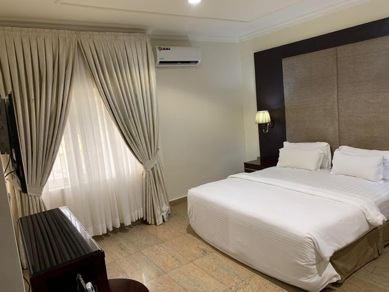 Ofas Chelsea Hotel Abuja Extérieur photo