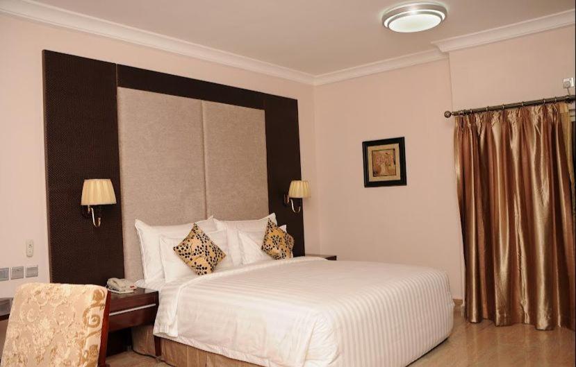 Ofas Chelsea Hotel Abuja Extérieur photo